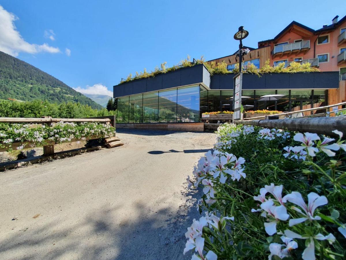 Residence Adamello Resort ปอนเตดีเลโญ ภายนอก รูปภาพ
