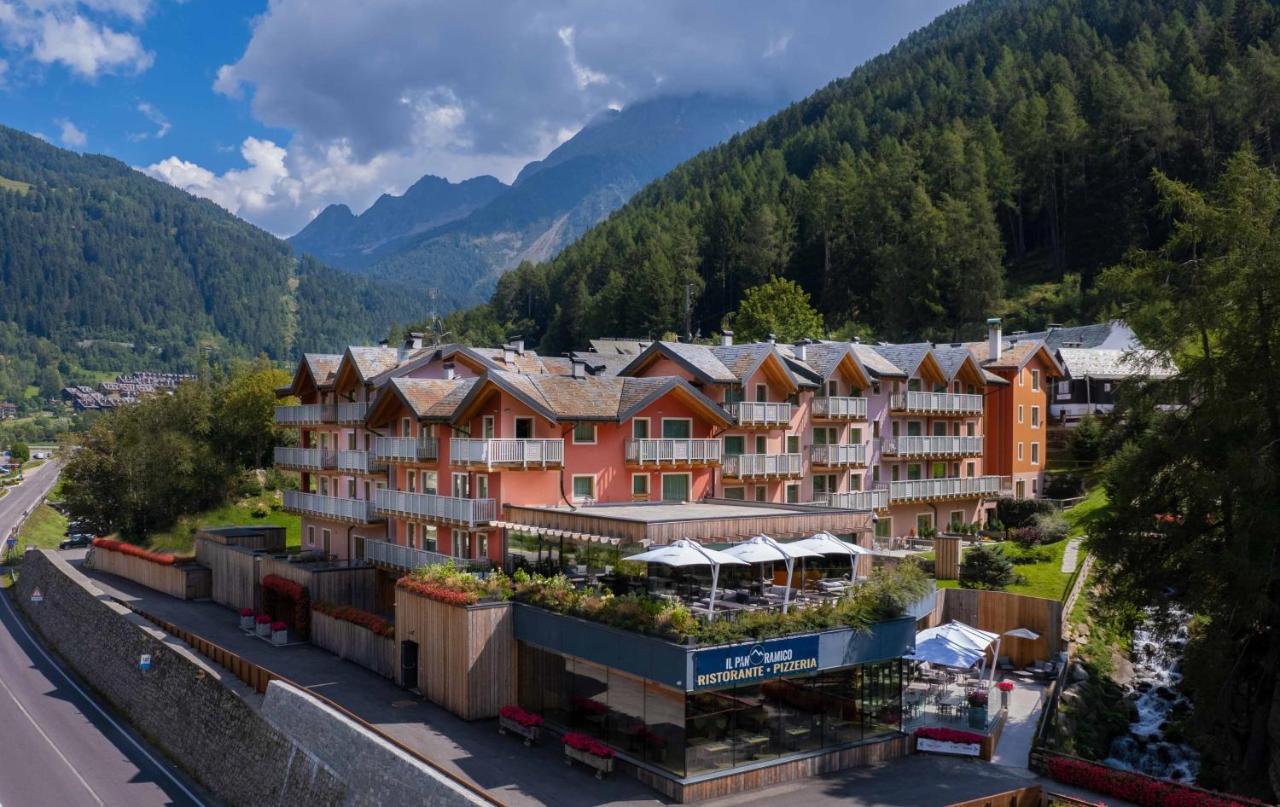 Residence Adamello Resort ปอนเตดีเลโญ ภายนอก รูปภาพ