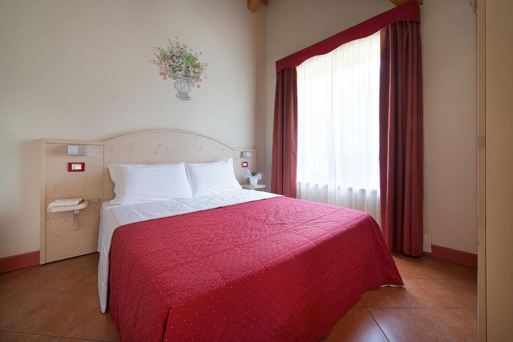 Residence Adamello Resort ปอนเตดีเลโญ ห้อง รูปภาพ