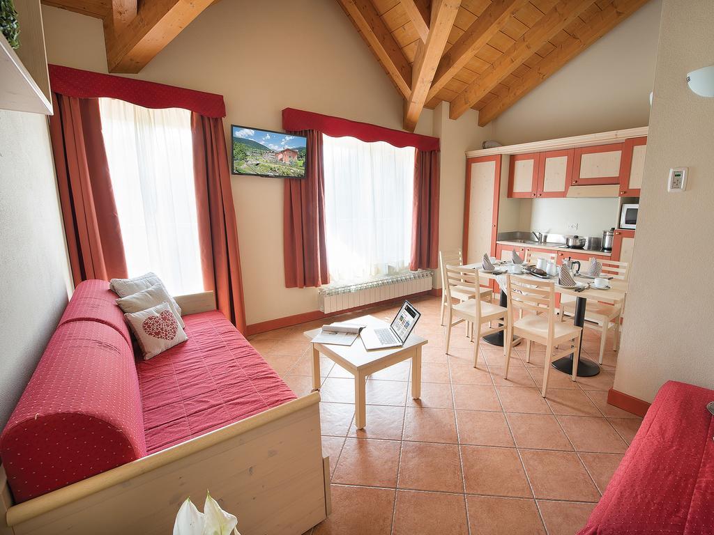 Residence Adamello Resort ปอนเตดีเลโญ ห้อง รูปภาพ