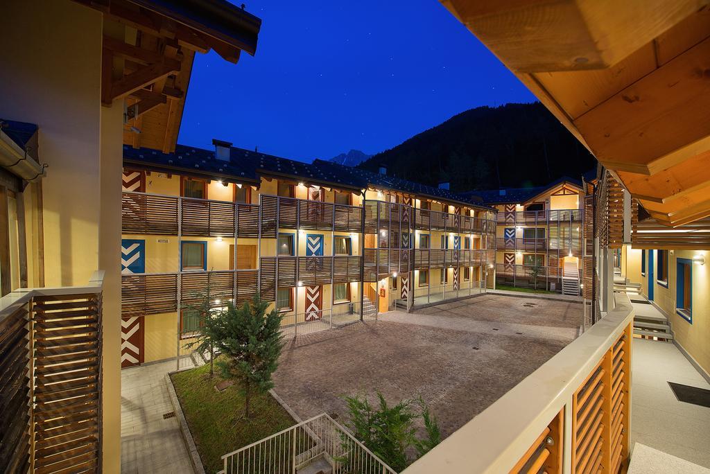 Residence Adamello Resort ปอนเตดีเลโญ ภายนอก รูปภาพ