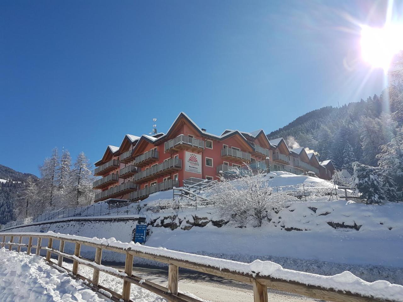 Residence Adamello Resort ปอนเตดีเลโญ ภายนอก รูปภาพ